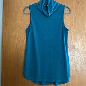 Mock neck sleeveless tunic